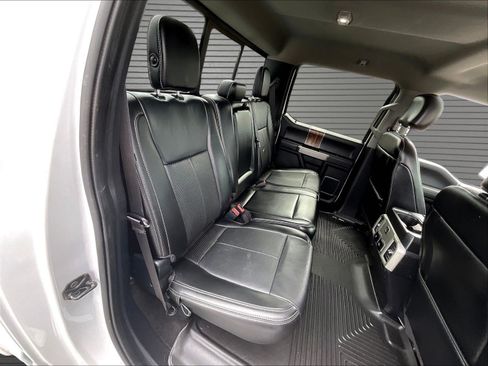 Used 2019 Ford F150 Lariat w/ Trailer Tow Package RWD image 23