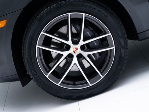 Certified 2026 Porsche Macan AWD/4WD image 12