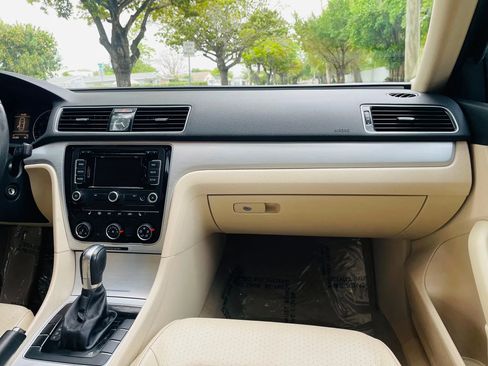 Used 2013 Volkswagen Passat 2.5 SE image 13