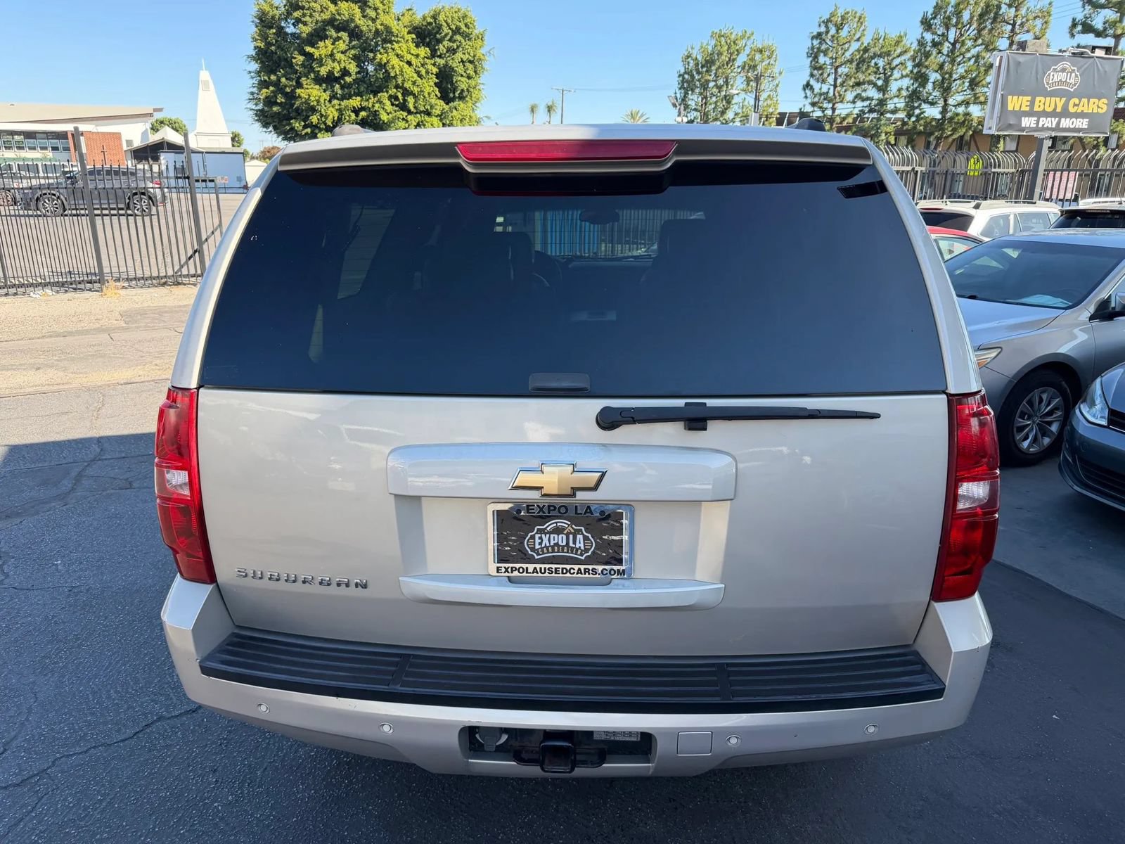 Used 2007 Chevrolet Suburban LT w/ LT Preferred Equipment Group AWD/4WD image 16