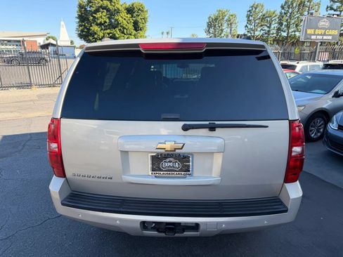 Used 2007 Chevrolet Suburban LT w/ LT Preferred Equipment Group AWD/4WD image 16