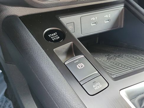 Certified 2025 Nissan Kicks SV image 15