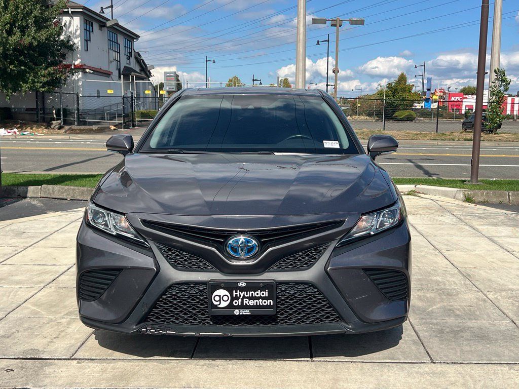 Used 2019 Toyota Camry SE w/ Audio Package FWD image 4
