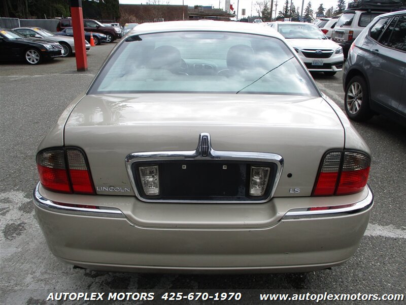 Used 2004 Lincoln LS RWD image 7