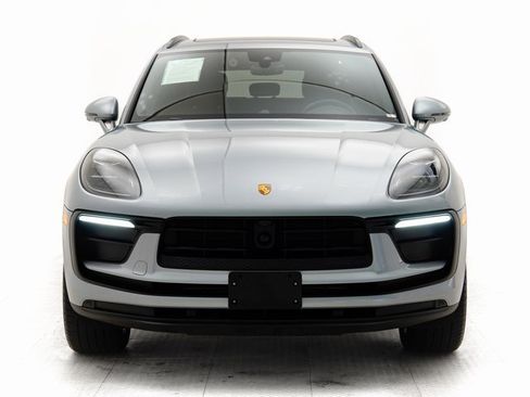 Used 2025 Porsche Macan image 33