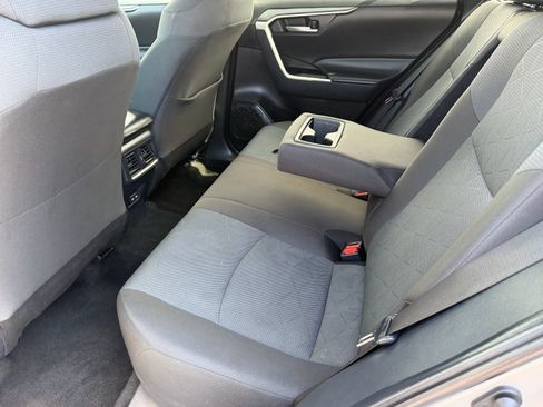 Used 2024 Toyota RAV4 XLE FWD image 17