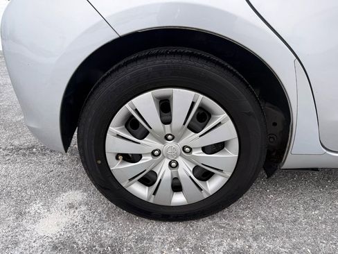 Used 2012 Toyota Yaris LE image 32