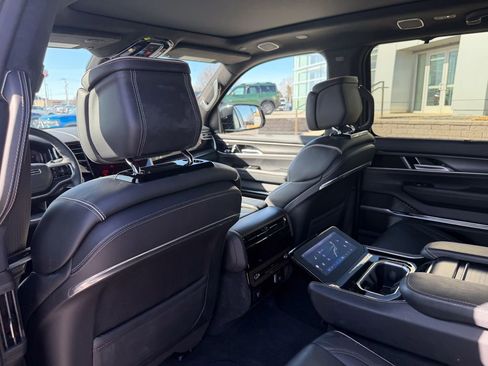 Used 2025 Jeep Grand Wagoneer L Series II Obsidian w/ Quick Order Packagew 28T image 14