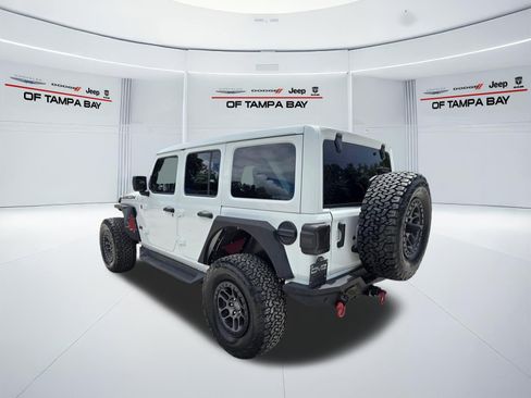 Used 2022 Jeep Wrangler Unlimited Rubicon w/ Xtreme Recon 35" Tire Package AWD/4WD image 4