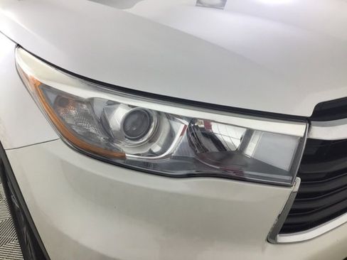 Used 2016 Toyota Highlander XLE image 26