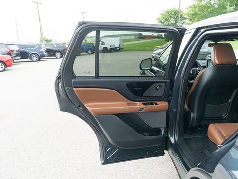 Used 2022 Lincoln Aviator Reserve w/ Elements Package Plus AWD/4WD image 14