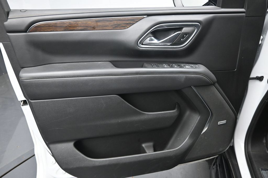 Used 2023 Chevrolet Suburban Premier AWD/4WD image 25