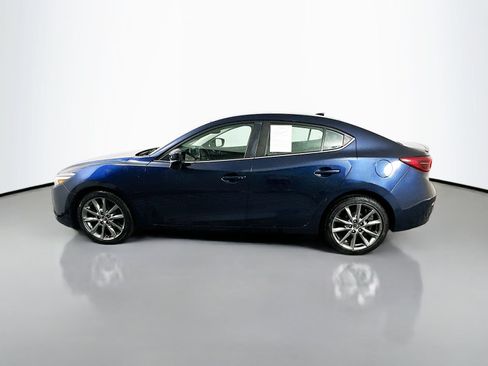 Used 2018 MAZDA MAZDA3 Grand Touring w/ Premium Equipment Package FWD image 4