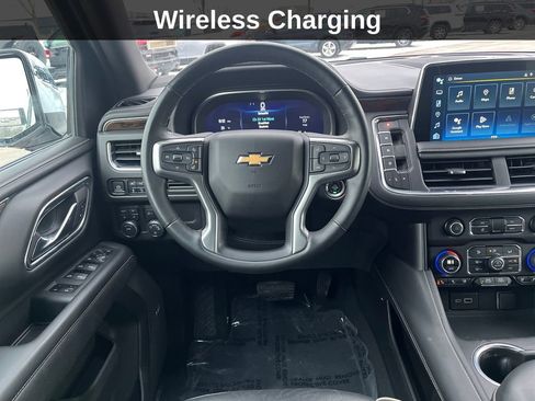 Used 2023 Chevrolet Suburban Premier image 19