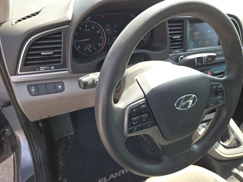 Used 2017 Hyundai Elantra SE image 8