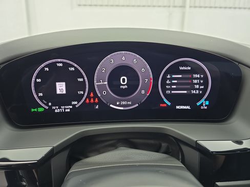 Certified 2025 Porsche Panamera 4 AWD/4WD image 21