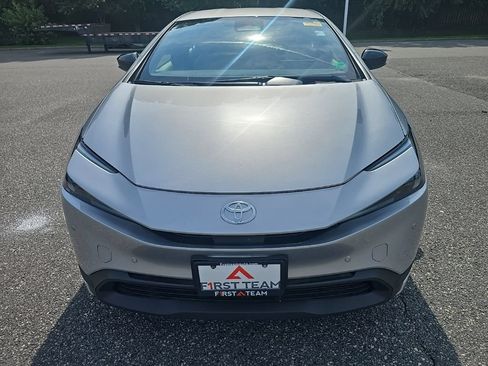 Used 2024 Toyota Prius LE AWD/4WD image 2