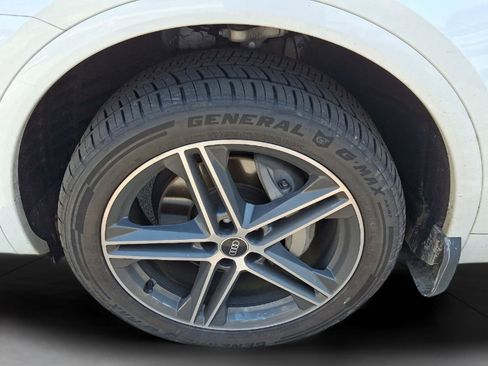Used 2021 Audi Q5 e Premium Plus AWD/4WD image 6