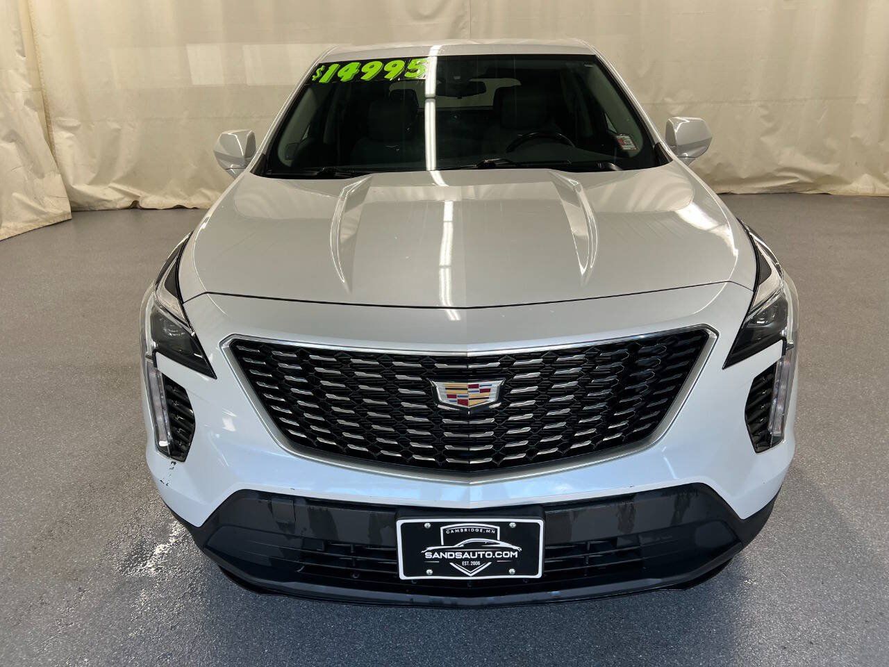 Used 2019 Cadillac XT4 Luxury w/ Cold Weather Package AWD/4WD image 2