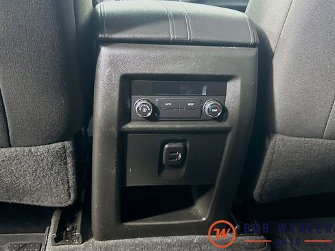 Used 2023 Chevrolet Traverse LT w/ Rear Camera Mirror Package AWD/4WD image 31