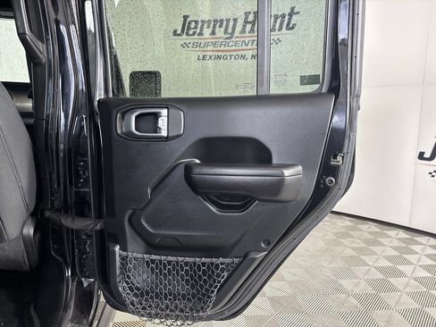 Used 2021 Jeep Gladiator Sport AWD/4WD image 24