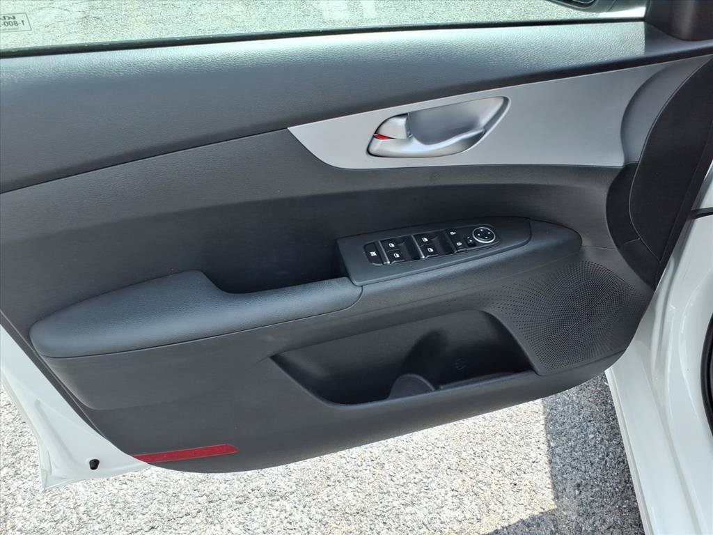 Used 2024 Kia Forte LXS w/ LXS Technology Package FWD image 16