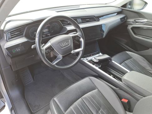 Used 2023 Audi e-tron Premium Plus w/ Premium Plus Package image 5