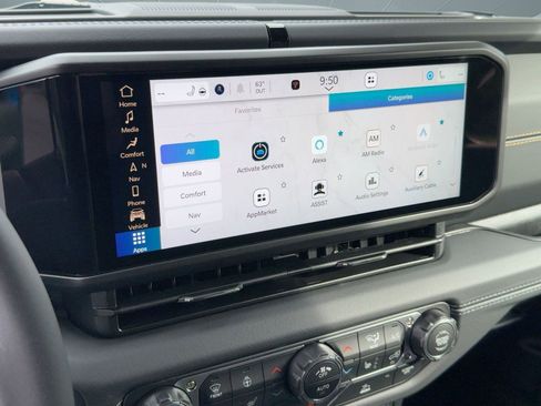 New 2025 Jeep Gladiator Sport image 23