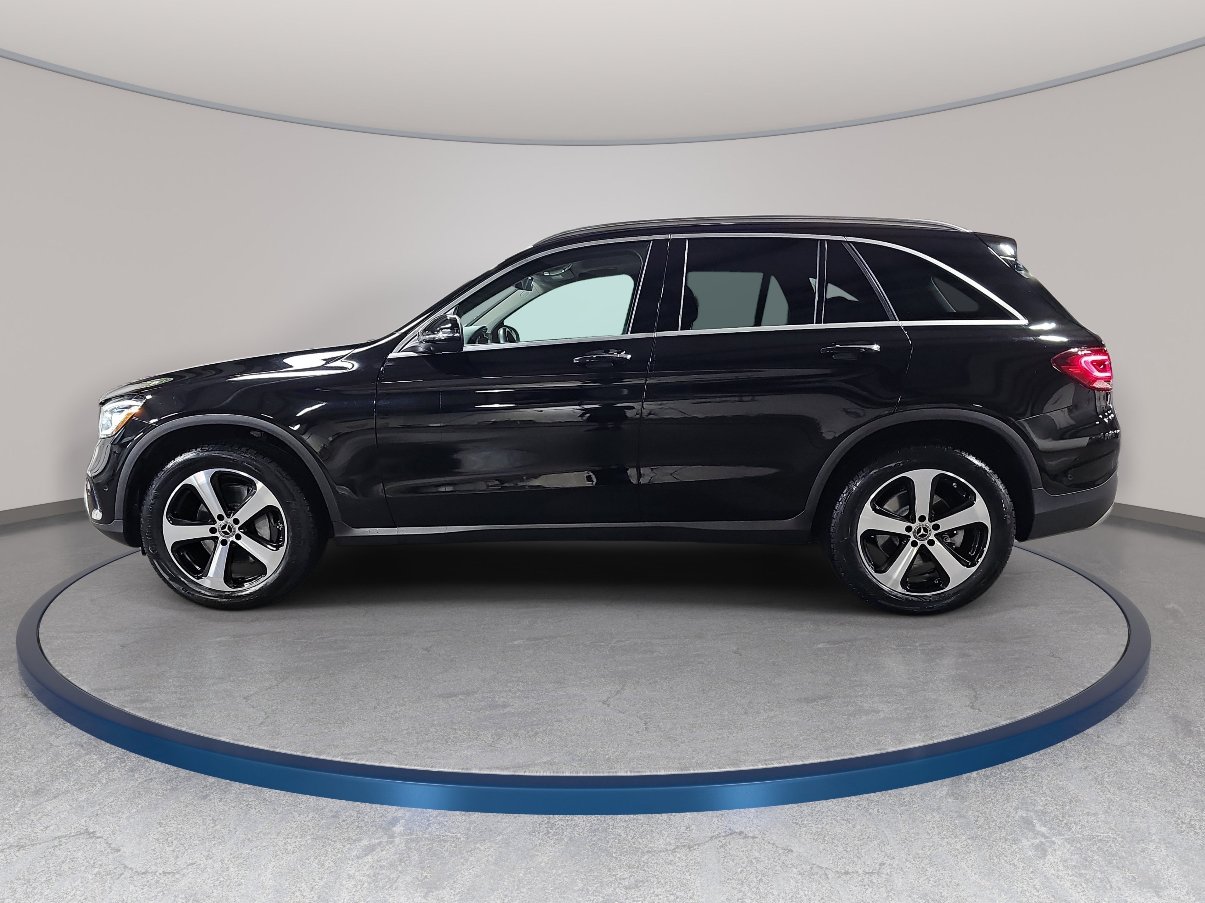Used 2021 Mercedes-Benz GLC 300 4MATIC image 9