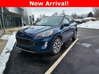 Used 2020 Ford Escape Titanium video 1