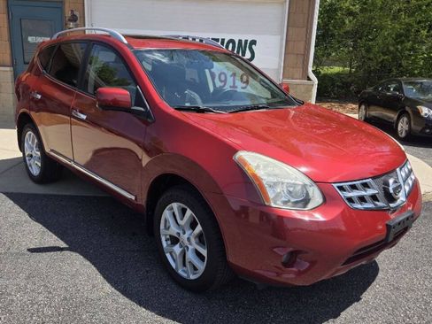Used 2013 Nissan Rogue SL AWD/4WD image 2