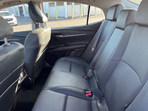 Used 2025 Toyota Camry XLE w/ Premium Package image 13