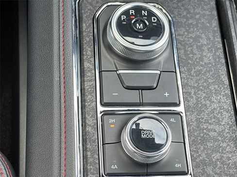 Used 2023 Ford Expedition Limited image 18