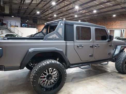 Used 2020 Jeep Gladiator Sport w/ Quick Order Package 24S AWD/4WD image 19