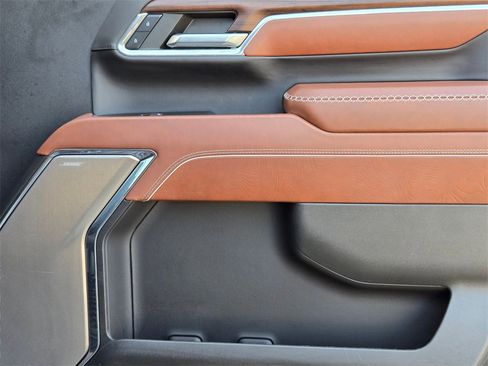 Used 2024 GMC Sierra 2500 Denali Ultimate image 27