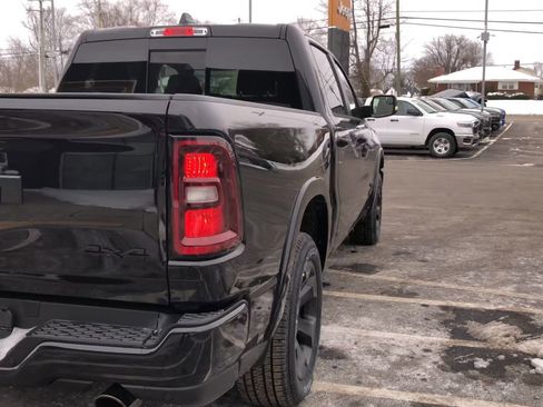 New 2026 RAM 1500 4x4 Crew Cab image 7