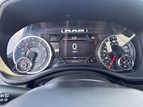 Used 2025 RAM 1500 Laramie w/ Sport Appearance Package AWD/4WD image 11