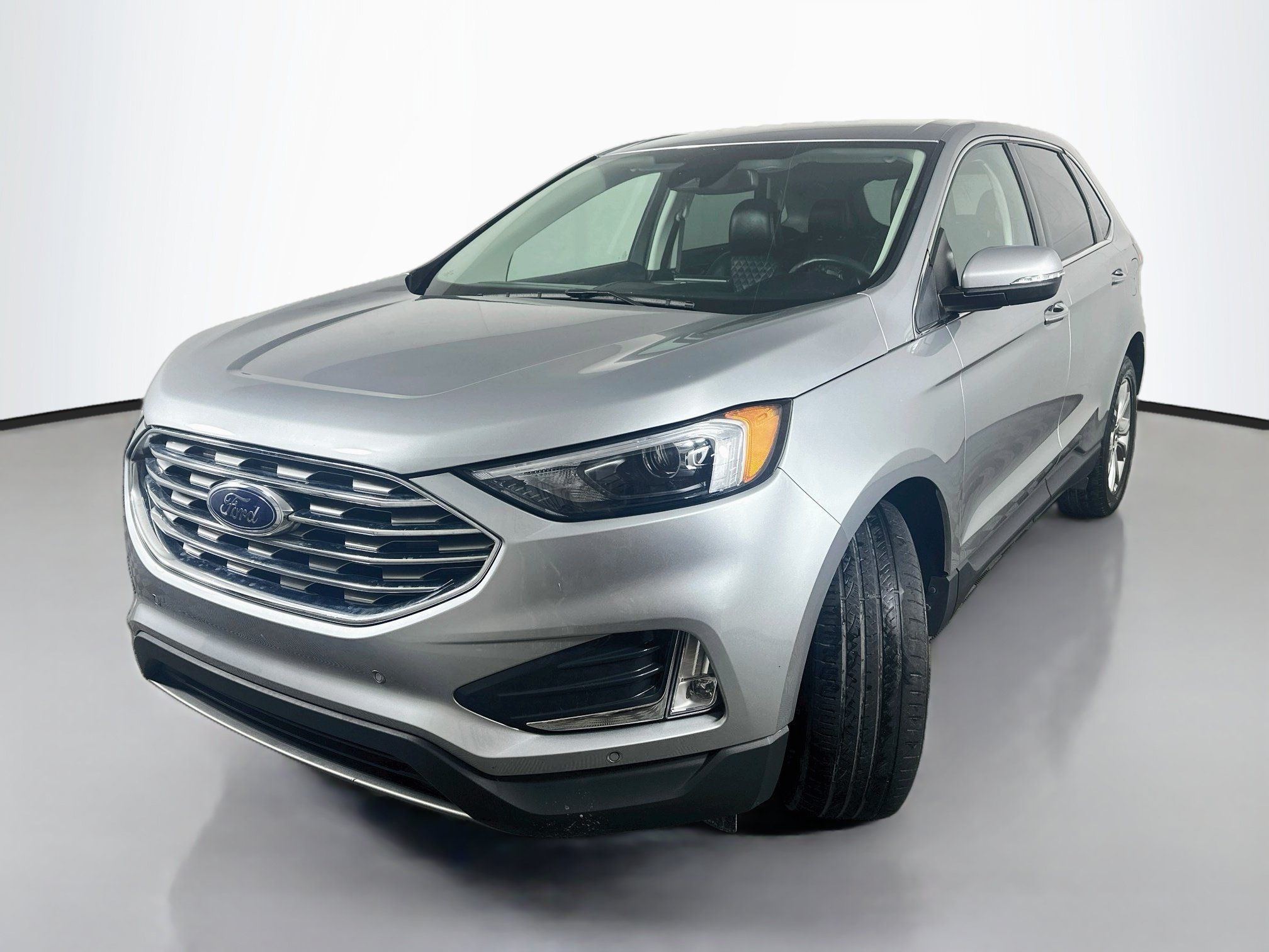 Used 2024 Ford Edge Titanium AWD/4WD image 3