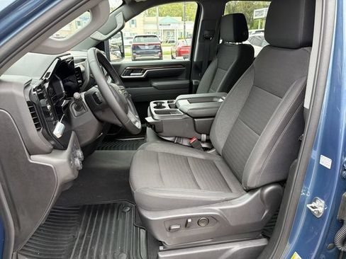 Used 2025 Chevrolet Silverado 2500 LT w/ Convenience Package AWD/4WD image 13