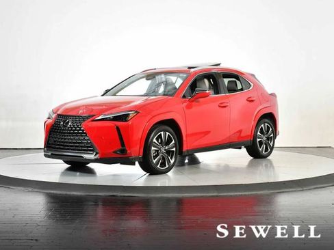 Certified 2025 Lexus UX 300h FWD w/ Accessory Package (Z1) image 1