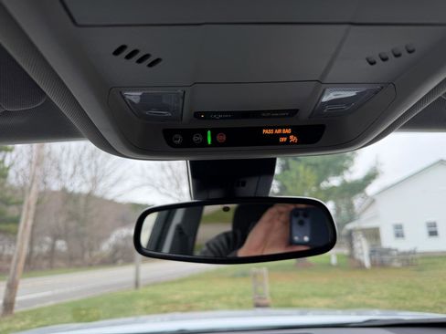 Used 2022 GMC Terrain SLE image 31