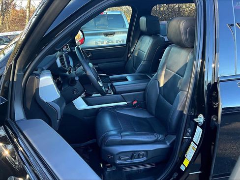 Used 2024 Toyota Tundra Platinum image 8