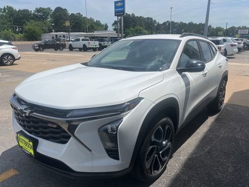 New 2026 Chevrolet Trax RS w/ Driver Confidence Package FWD image 6