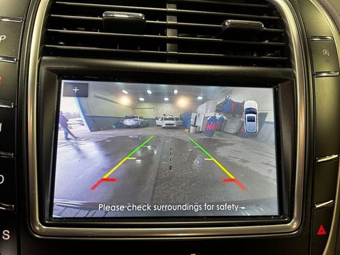 Used 2020 Lincoln Nautilus Reserve image 12