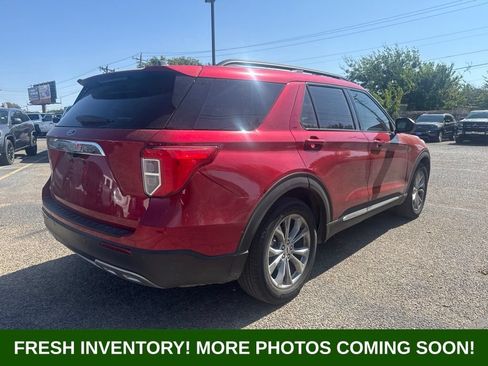 Used 2022 Ford Explorer XLT w/ Equipment Group 202A RWD image 2