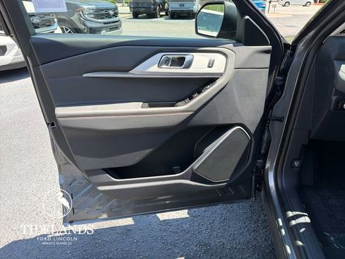 New 2026 Ford Explorer Active RWD image 12