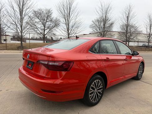 Used 2021 Volkswagen Jetta R-Line image 9