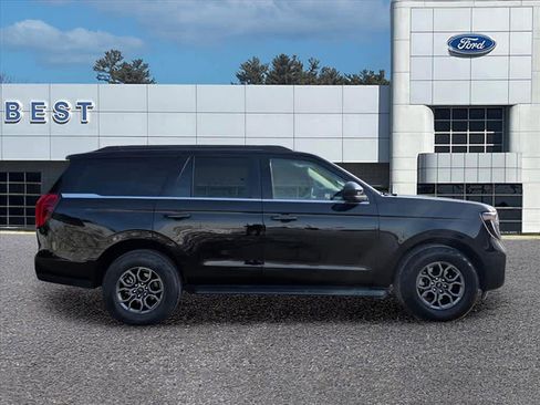 Used 2025 Ford Expedition Active image 10