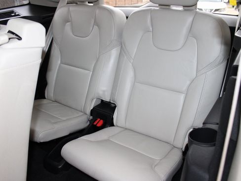 Used 2025 Volvo XC90 B6 Ultra w/ Lounge Package image 7