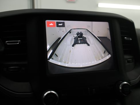 Used 2024 RAM 3500 Tradesman w/ Chrome Appearance Group AWD/4WD image 17
